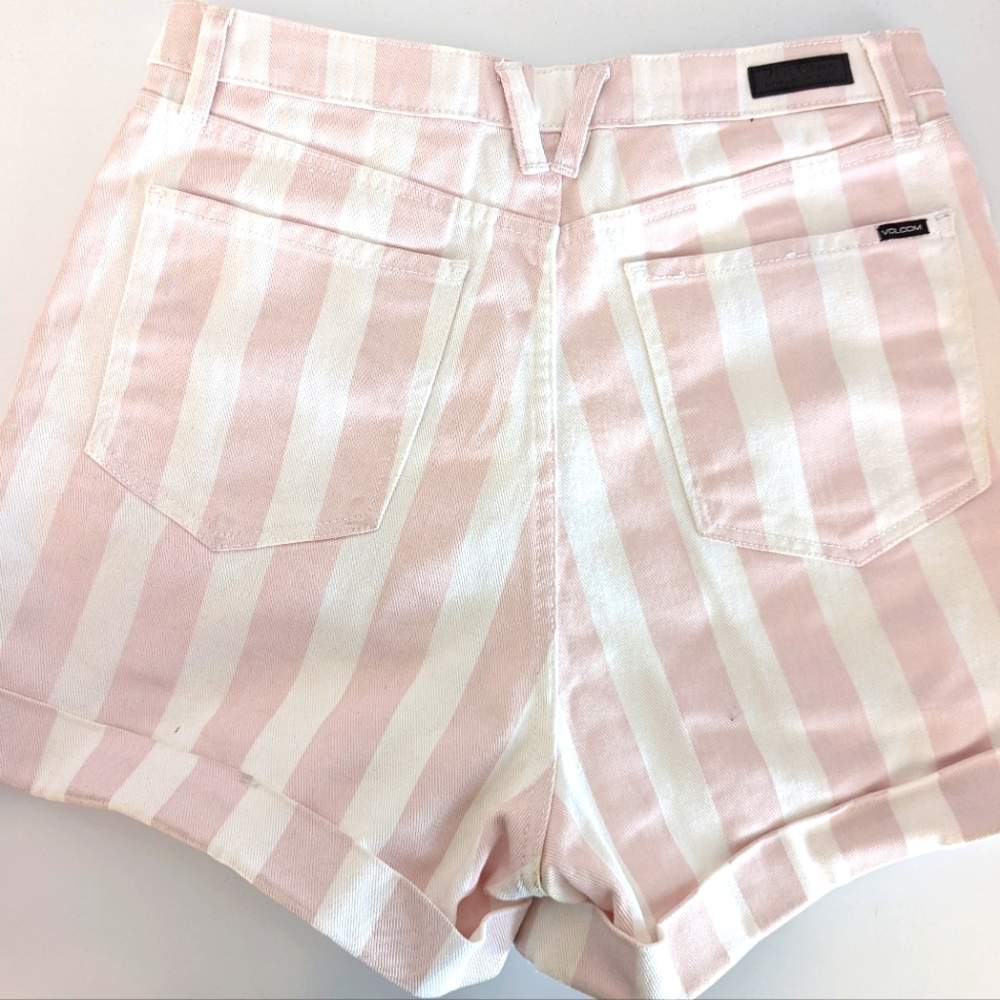 Volcom shorts - Picture 2 of 2
